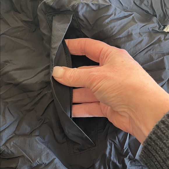 New Balance Athletics Packable Jacket Women's Sz L - Picture 7 of 16